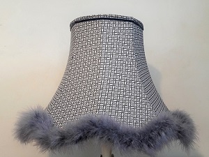 Abat-jour pagode en tissu tendu de coton et finition duvet de cygne bleuté | Abat-jour sur mesure Jade Création