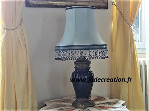 Pagode-soie-bleu-frange-perles-galon-Jade creation